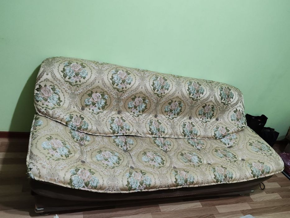 Диван и 2 кресла