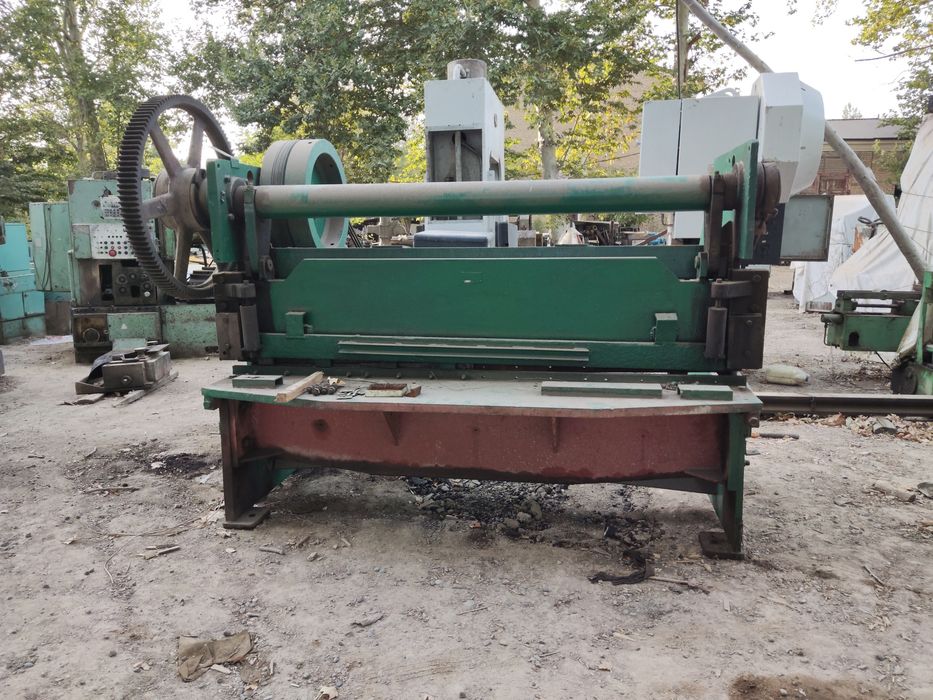 СРОЧНО! Гильотина продается.чисто электрическая  .без воздуха и без г