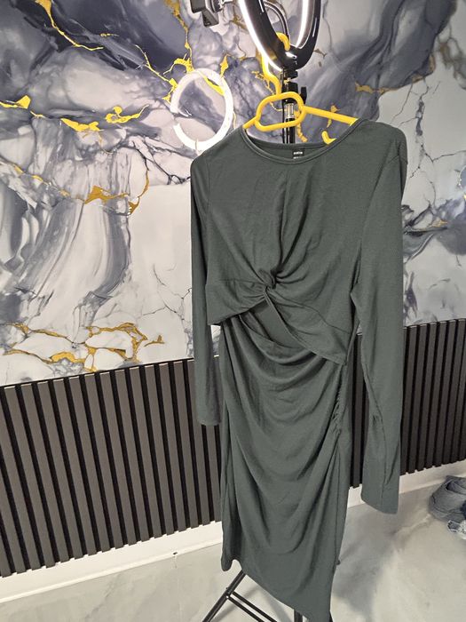 Vand rochie scurta si salopeta lunga in stare buna marimea xs