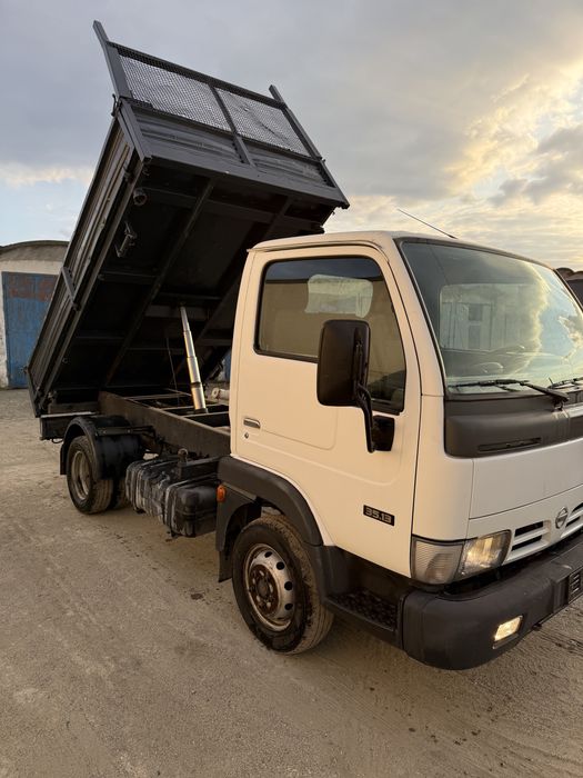 Nissan Cabstar basculabil / climă