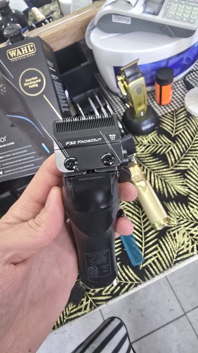 Vând mașini tuns WHAL Vapor ca nouă