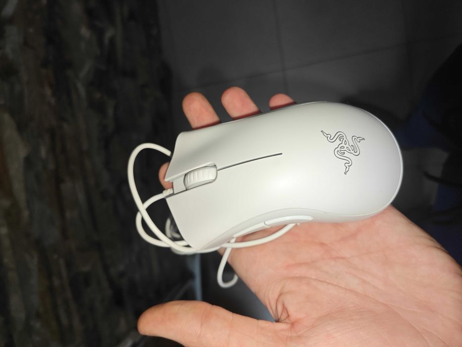 Геймърска мишка Razer DeathAdder Essential