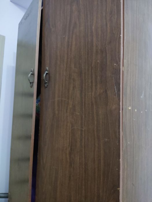 Шкаф сотилади. СРОЧНО!!!