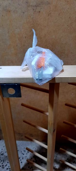 Продам полку для нити