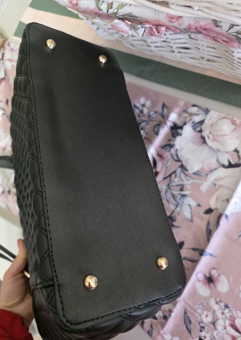 Guess Geantă spațioasă