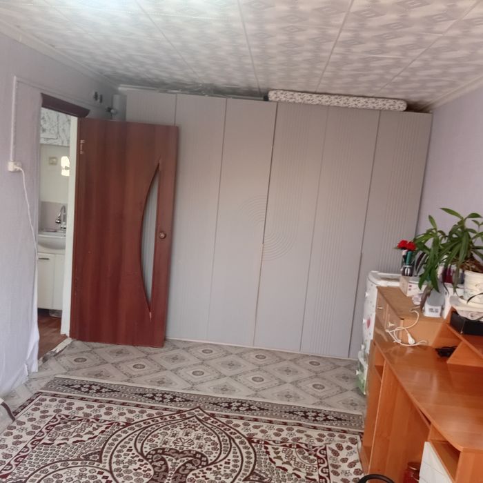 Жазирадан кв сатылады 4- этаж