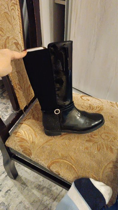 Продаюстя сапожки  на осень