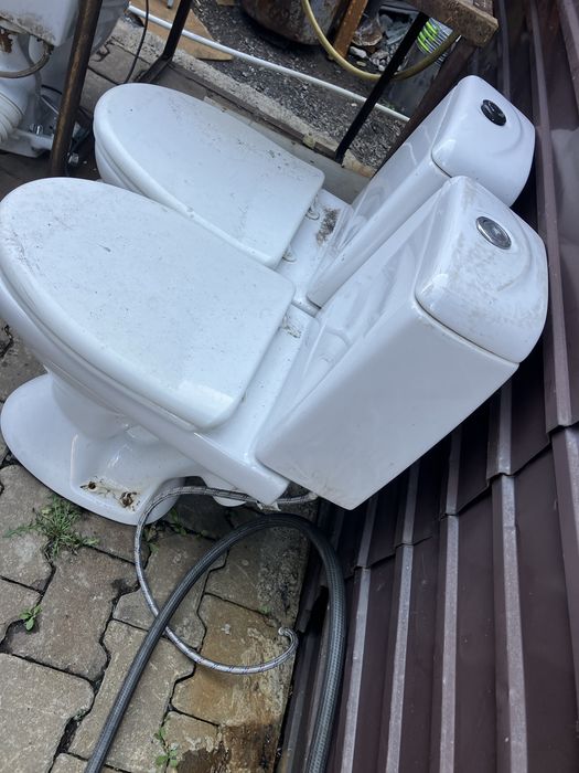 Продам рабочие унитазы