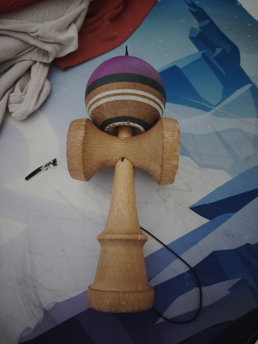 Vând kendama  sweets prime