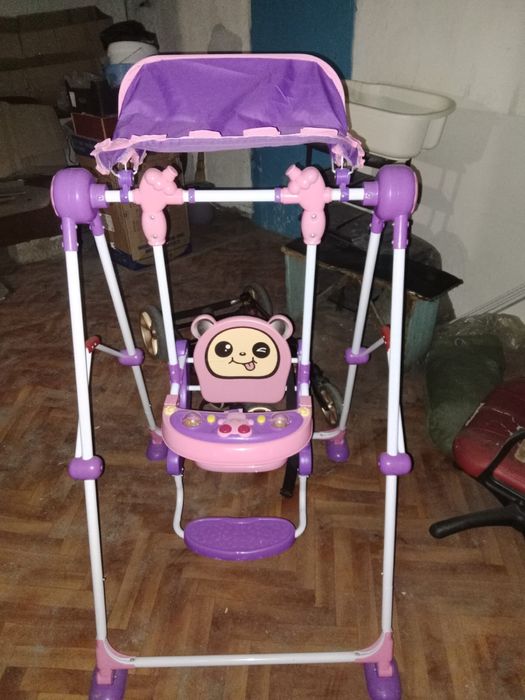 Детская качелька