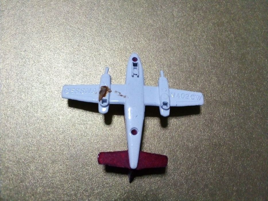 За колекционери! Предлагам колички-болиди, самолетче и влекач Мачбокс!