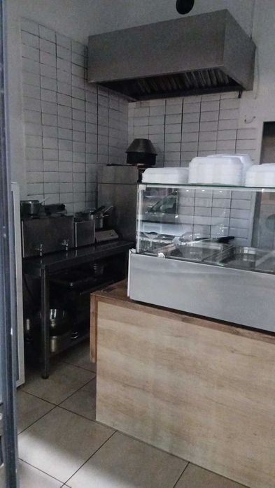 Cedez restaurant fast food complet echipat Complex La Strada,