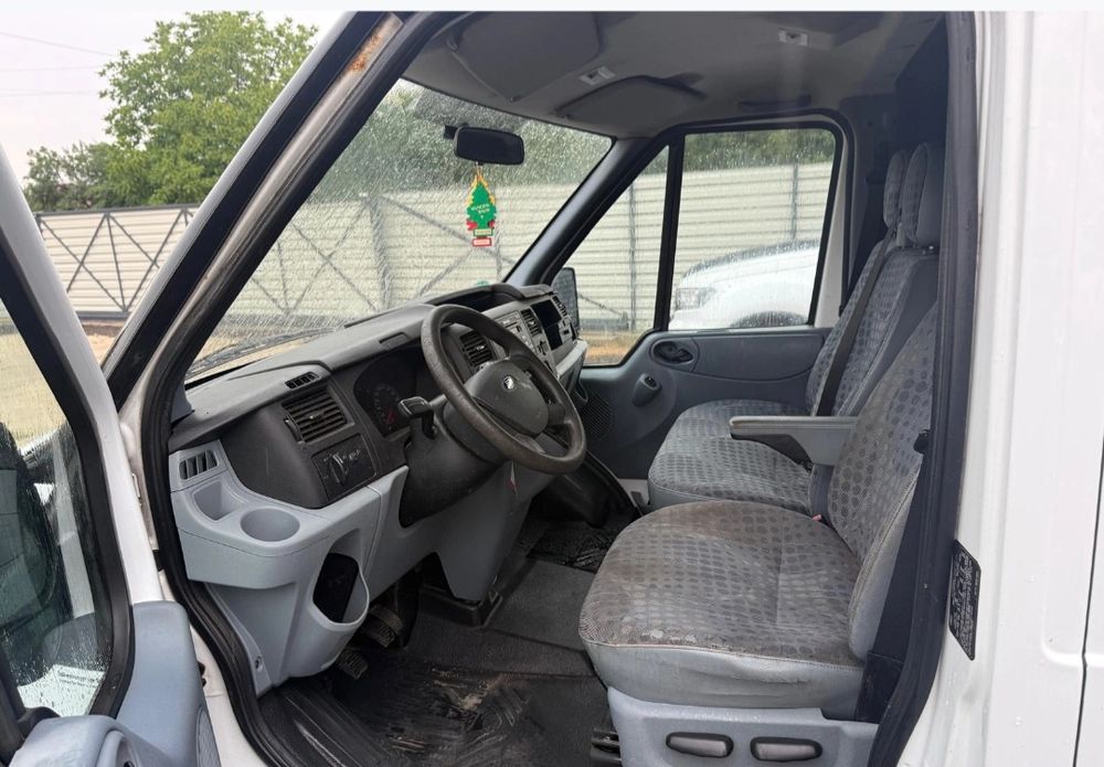 Vând Ford Transit