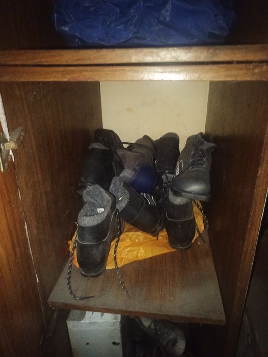 Продам лыжи и коньки