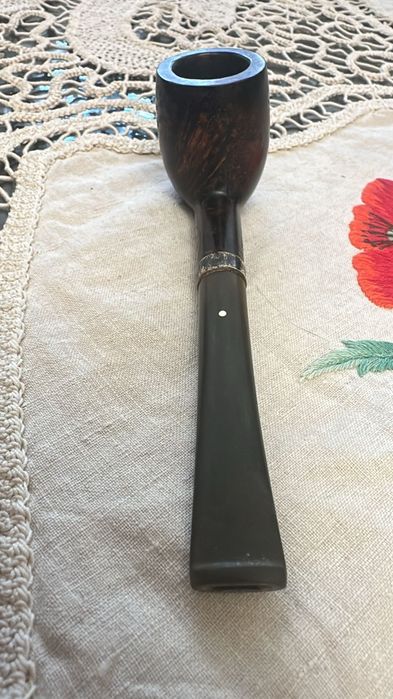 Pipă Dunhill. O bucată.