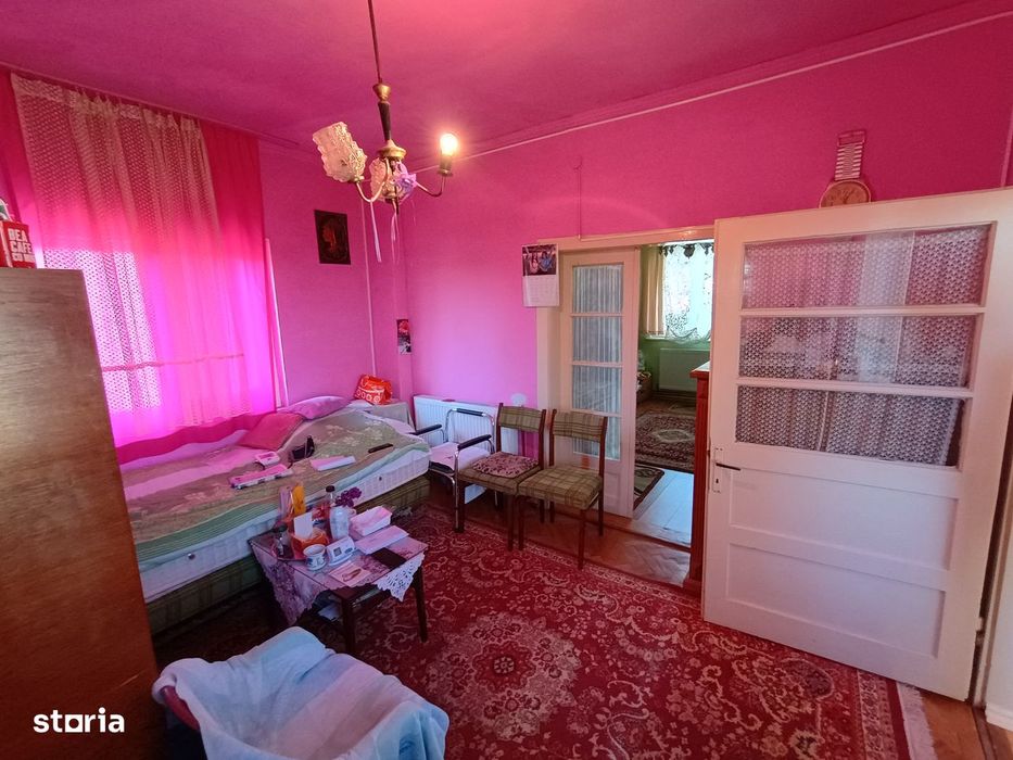 Casa cu 3 camere si garaj / str. PACII