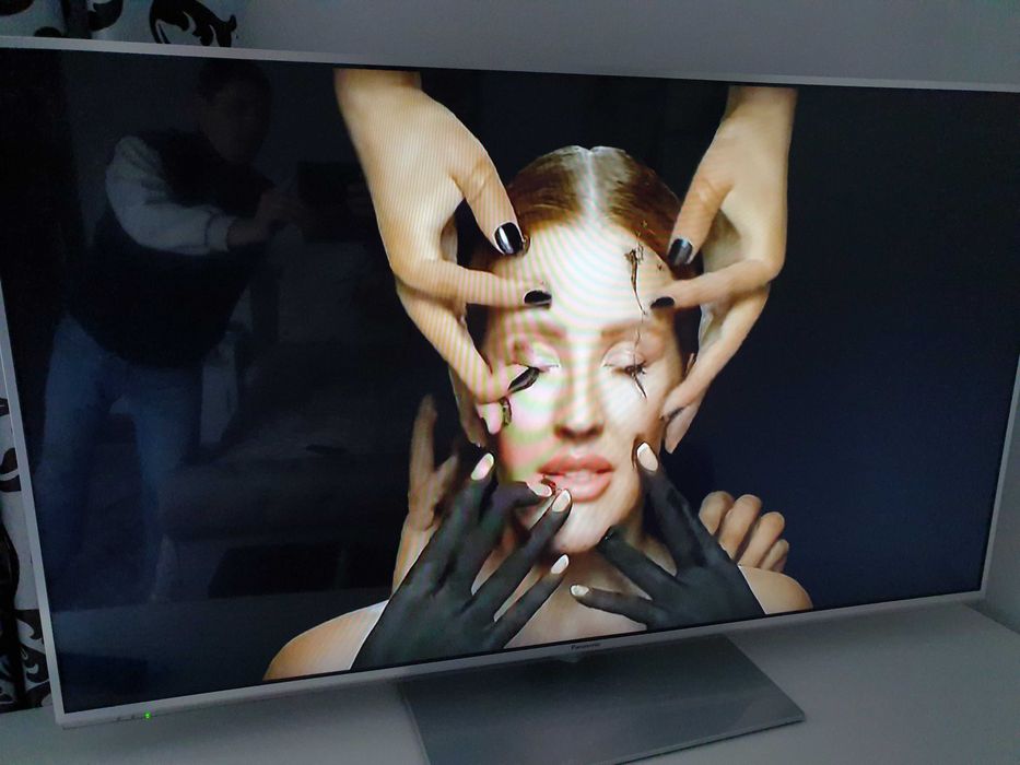 Panasonic 55 inch 140 cm 3D Smart tv