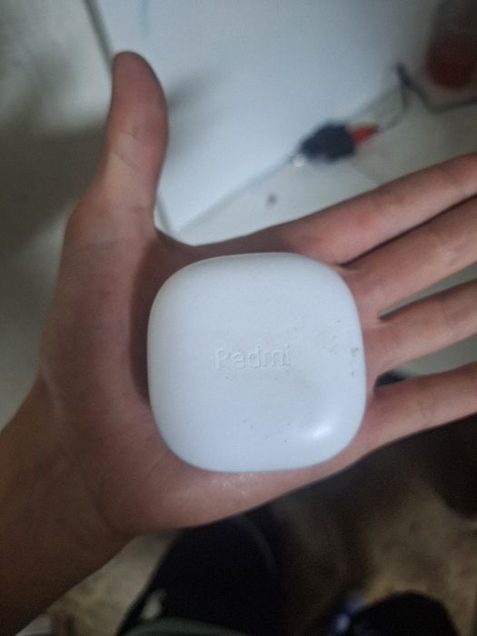 Продам наушники Redmi.