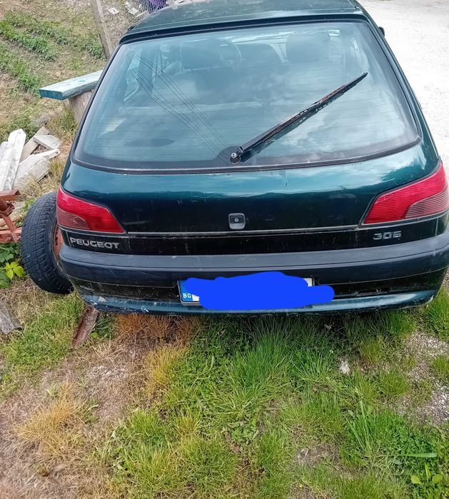 Автомобил на части