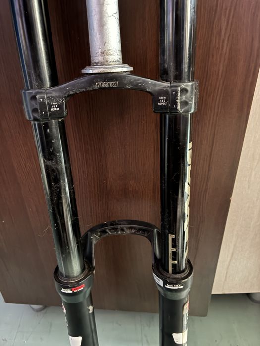 Вилка rockshox boxxer