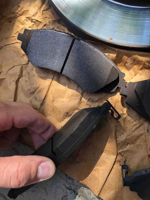 Продам опорные диски и колодки на Lacetti