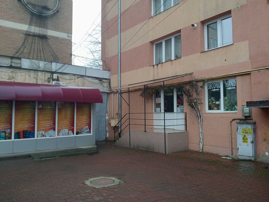 Se inchiriaza spatiu comercial zona centrală a Sucevei,400 euro lună