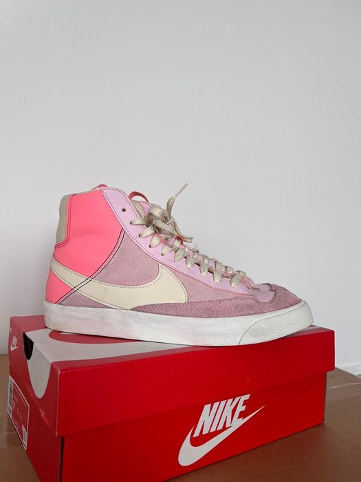Adidasi Nike Blazer Mid '77 SE dama.