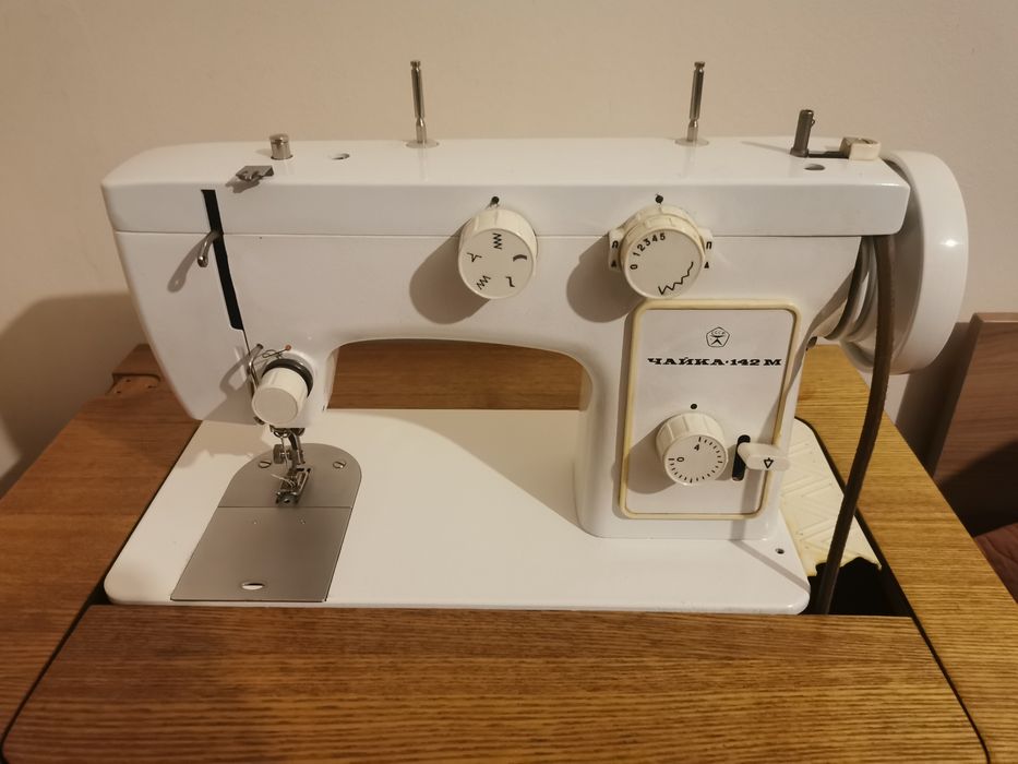 Швейная машинка Чайка