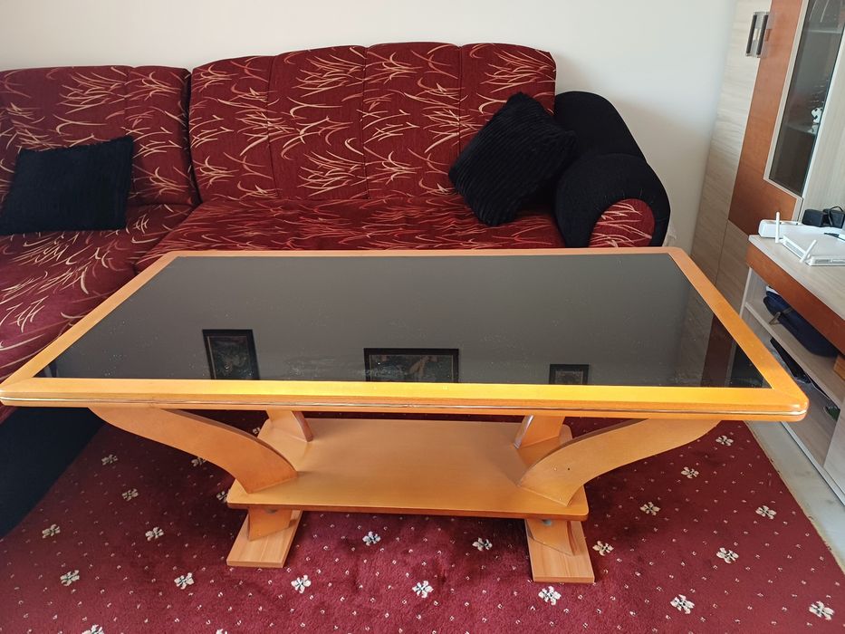 Холна маса цвят череша