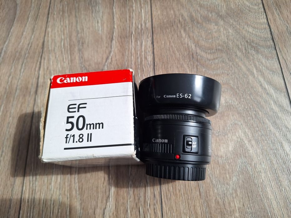 Obiectiv Canon 50mm ll + parasolar si cutie