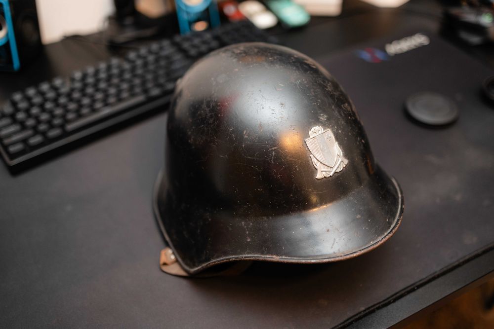 Casca veche de pompier elvețian–model metalic interbelic/WW2 1940–1960