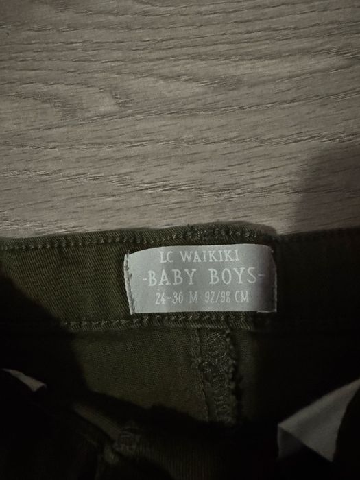 Camasa si pantaloni de baieti marimea 98
