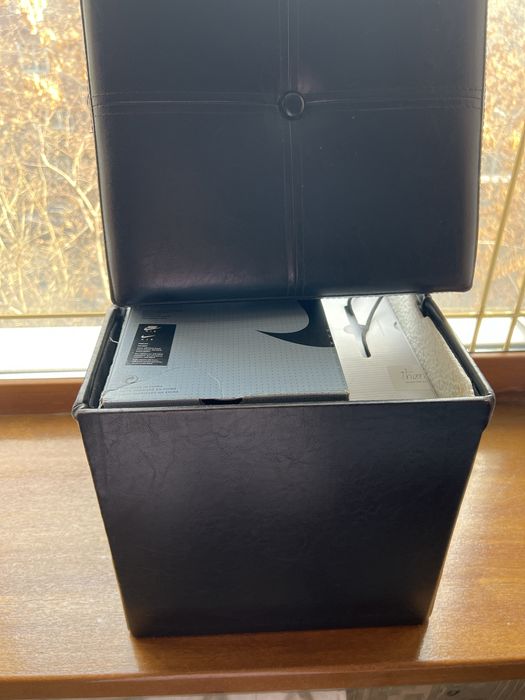 Пуфик черного цвета