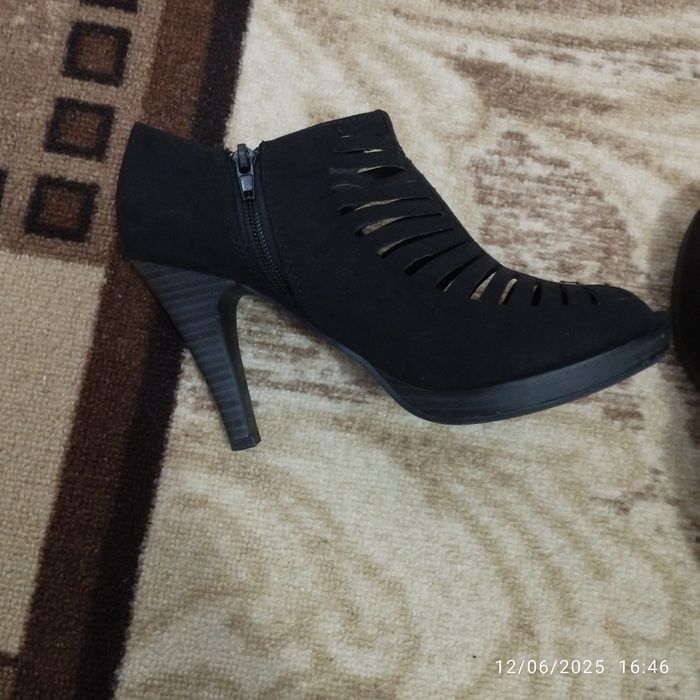 Дамски сандали номер 38