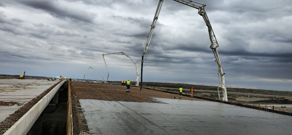 Turnare Beton finisat cu elicopter si Cuart, Pardoseli Elicopterizate, Periat