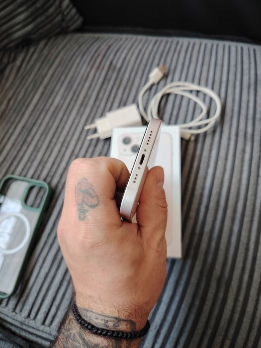 iPhone 13 rose impecabil