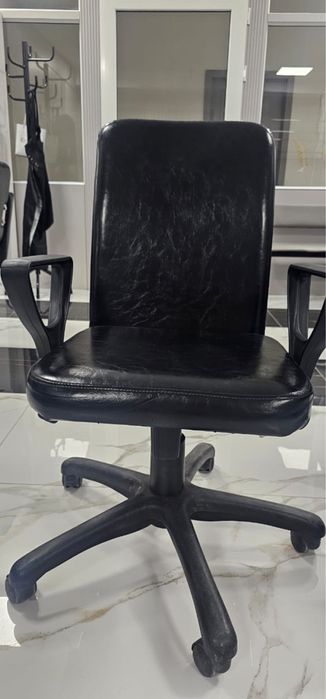 Кресла офисные 2 шт