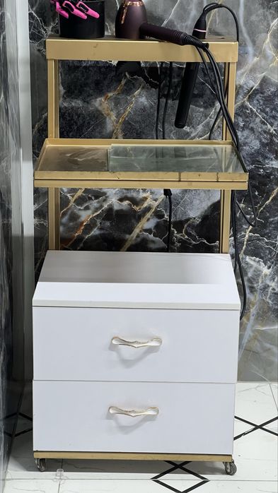 СРОЧНО Помащник для мастера