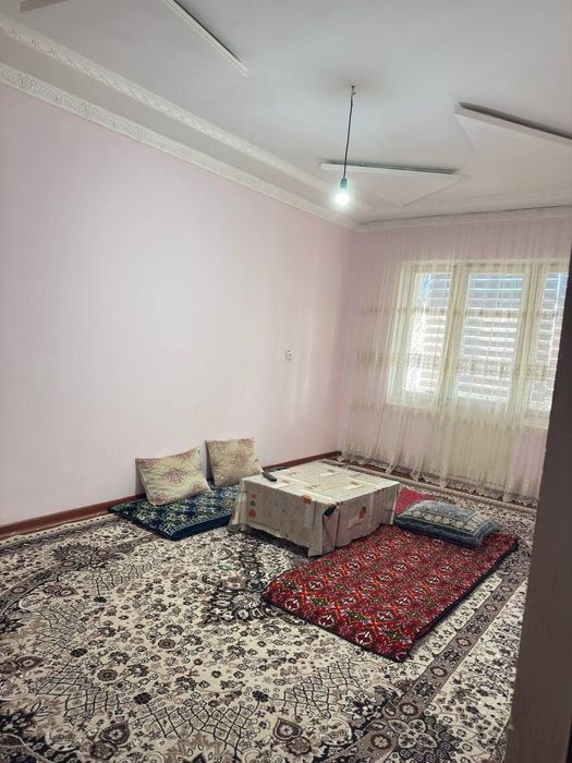 Чирчик шахар 
9-микрораён 
#2-хона 2-этаж 
Квартира ижарага берилад