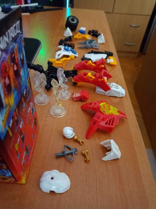 Разглобяем робот и фигурка ninjago на части