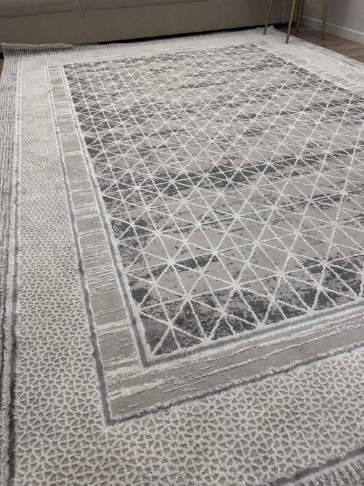 Продам ковер в отличном состоянии