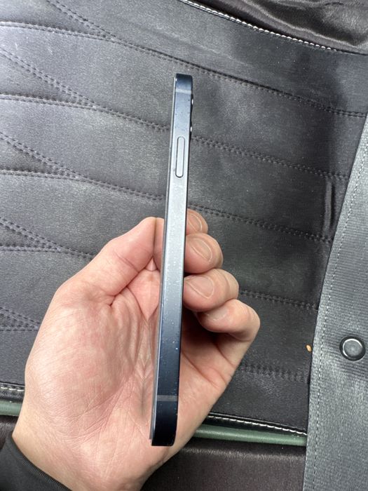 Iphone 12 емкость 82