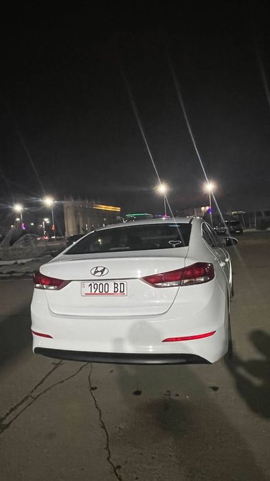 Hyundai Elantra 2018 года