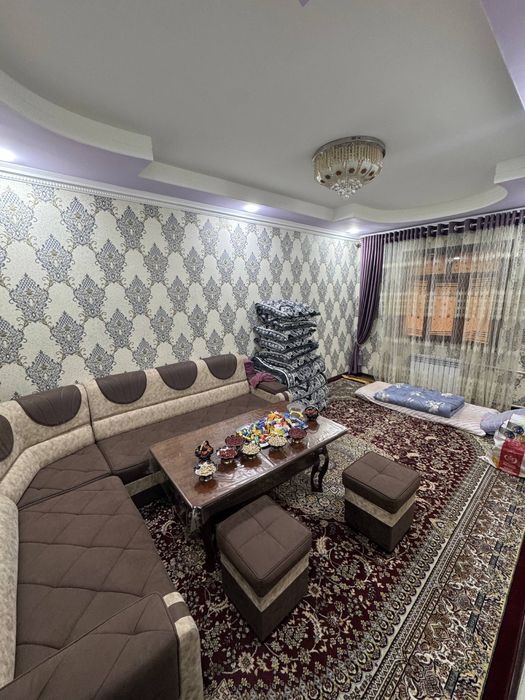 Прадаётся 2х Октяабирь новая планировка 1этаж все останется