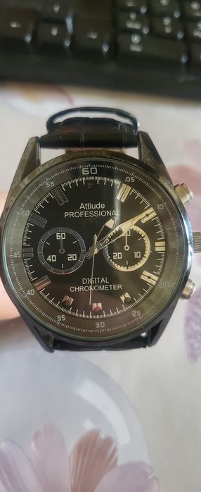 Часы с камерой HD формат