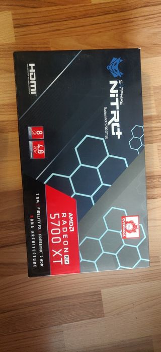 Cutie placa video amd rx 5700xt