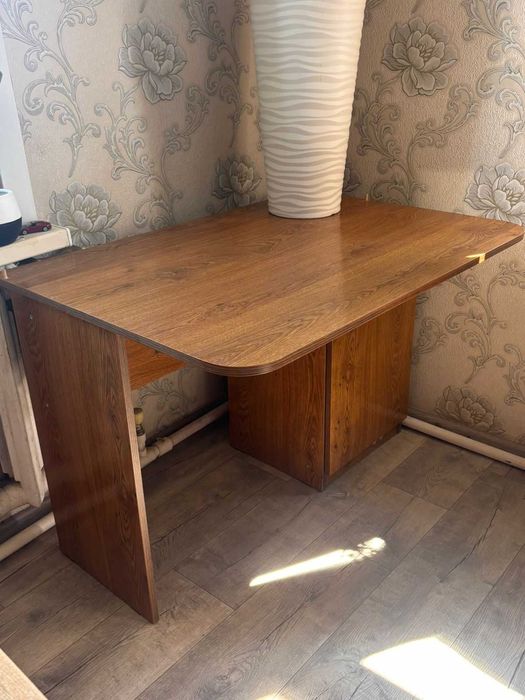 Продам стол письменный