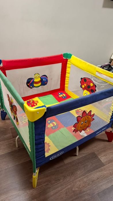 Детский складной игровой манеж Graco