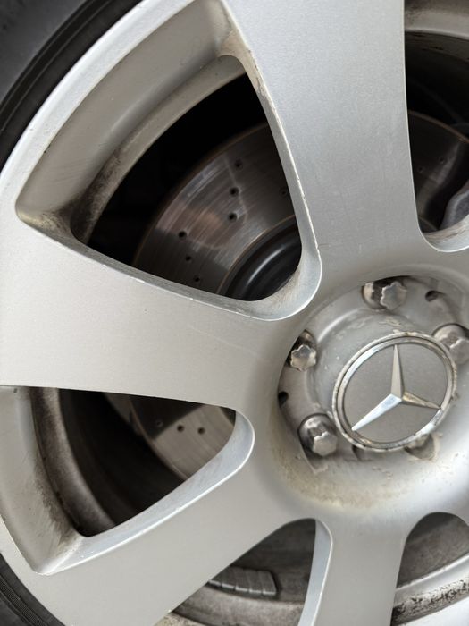 Mercedes-Benz S-Class 350L , fost automobil corp diplomatic .