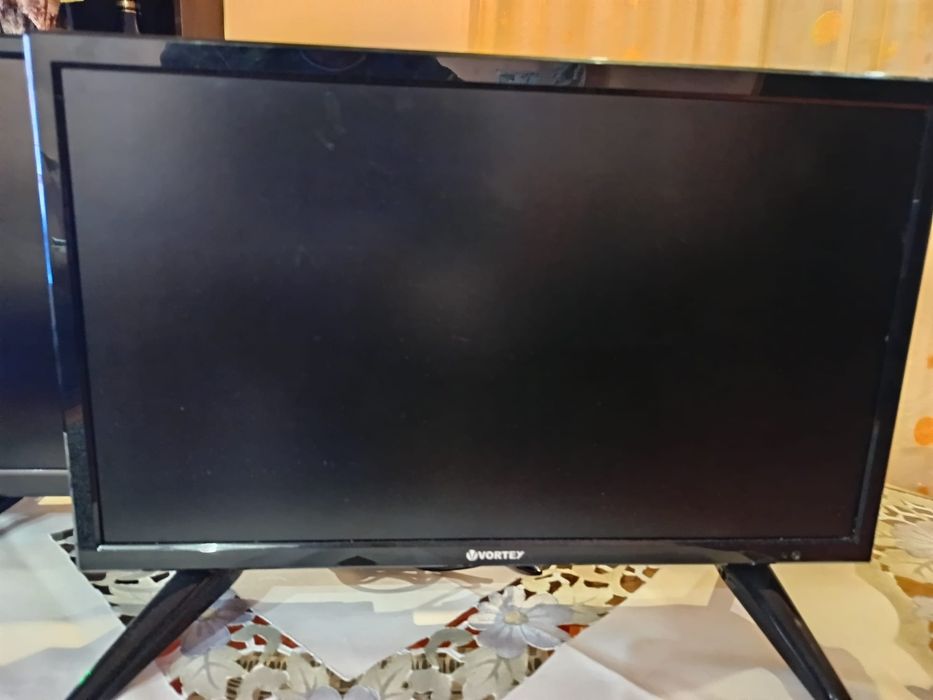2TV led   diagonala 55-60cm.